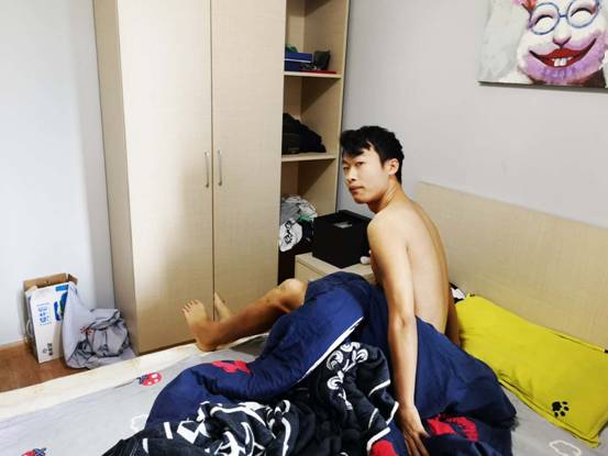 中国式玩家：蹦野迪上水床、骗哑炮戴假套，睡400个女人还嫌少